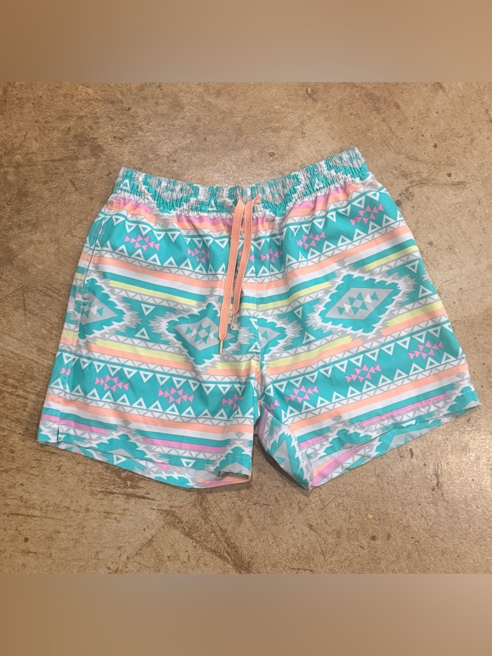 CHUBBIES Mens Medium Original 5.5 Inseam Easy Short Green Aztec Lined Drawstring